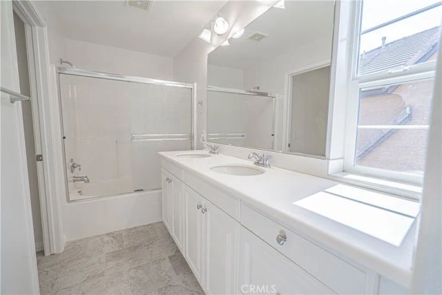 19380 Laroda, Saugus, CA 91350
