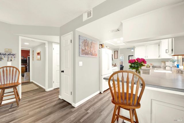 369 Kendrick Ln, Vacaville, CA 95687