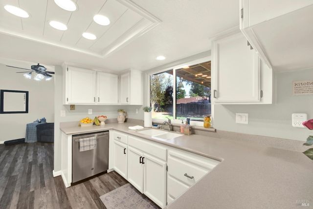 369 Kendrick Ln, Vacaville, CA 95687