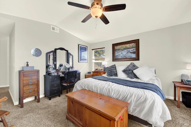 369 Kendrick Ln, Vacaville, CA 95687