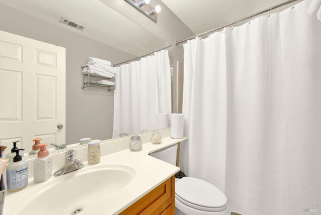 369 Kendrick Ln, Vacaville, CA 95687