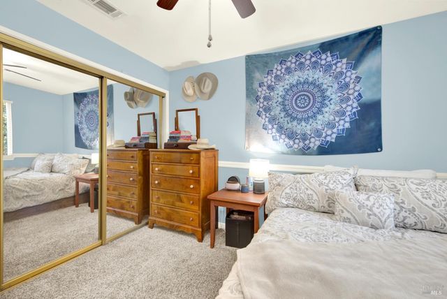 369 Kendrick Ln, Vacaville, CA 95687