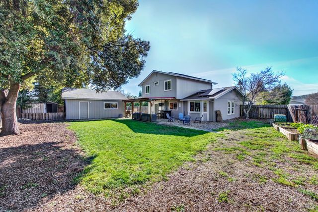 369 Kendrick Ln, Vacaville, CA 95687