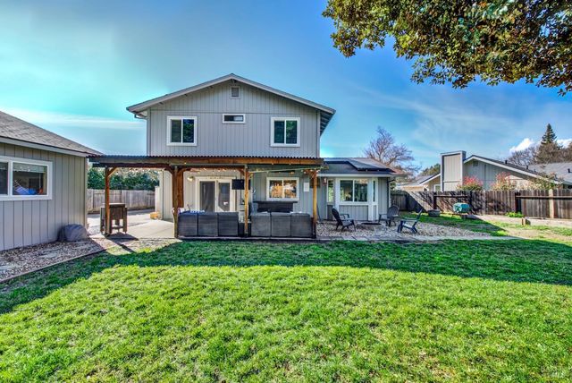 369 Kendrick Ln, Vacaville, CA 95687