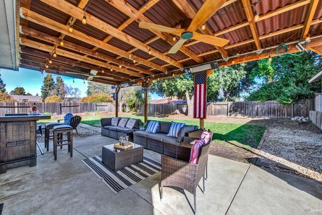 369 Kendrick Ln, Vacaville, CA 95687