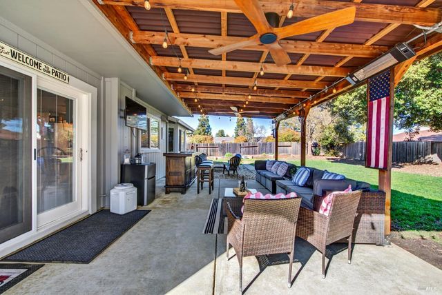 369 Kendrick Ln, Vacaville, CA 95687