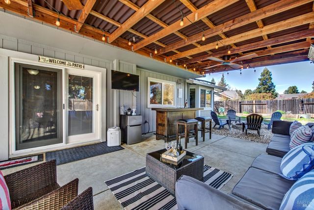 369 Kendrick Ln, Vacaville, CA 95687