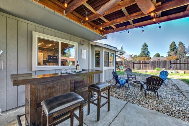 369 Kendrick Ln, Vacaville, CA 95687