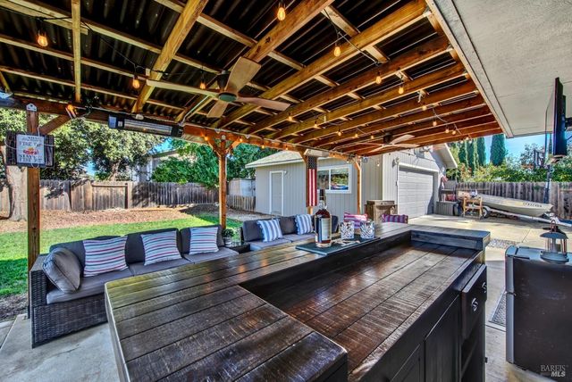 369 Kendrick Ln, Vacaville, CA 95687