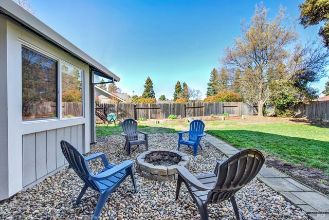 369 Kendrick Ln, Vacaville, CA 95687