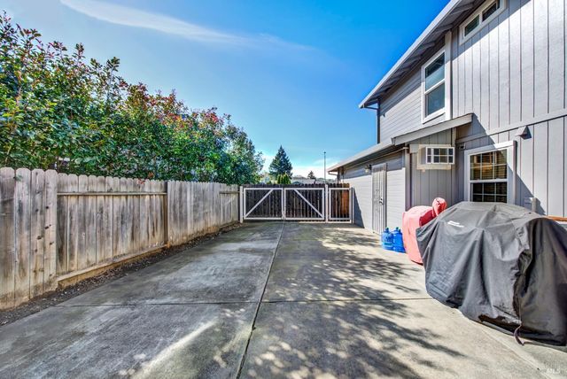 369 Kendrick Ln, Vacaville, CA 95687