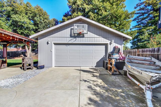 369 Kendrick Ln, Vacaville, CA 95687