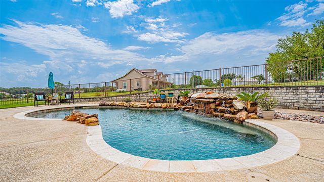 4515 E Renfro Street, Alvarado, TX 76009