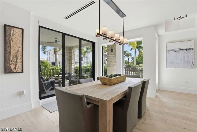 1130 3rd AVE S 109, Naples, FL 34102