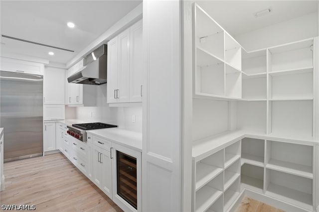 1130 3rd AVE S 109, Naples, FL 34102