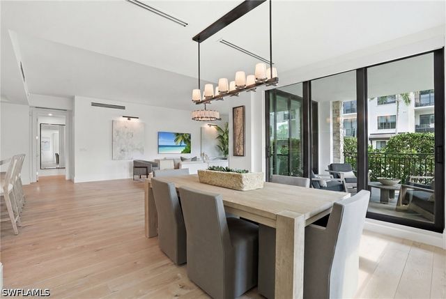 1130 3rd AVE S 109, Naples, FL 34102
