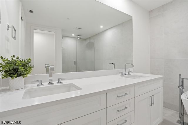 1130 3rd AVE S 109, Naples, FL 34102