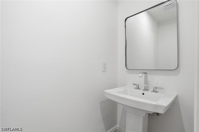 1130 3rd AVE S 109, Naples, FL 34102