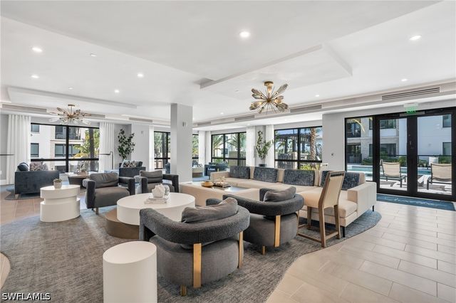 1130 3rd AVE S 109, Naples, FL 34102
