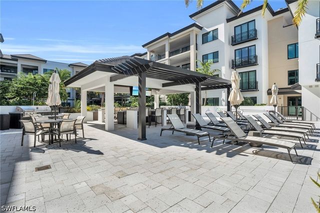 1130 3rd AVE S 109, Naples, FL 34102