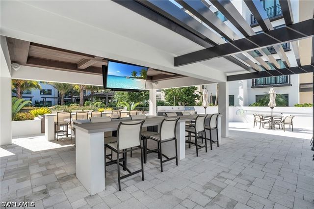 1130 3rd AVE S 109, Naples, FL 34102