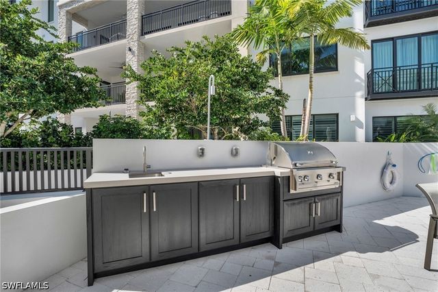 1130 3rd AVE S 109, Naples, FL 34102