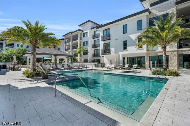 1130 3rd AVE S 109, Naples, FL 34102