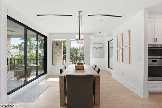 1130 3rd AVE S 109, Naples, FL 34102