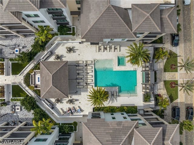 1130 3rd AVE S 109, Naples, FL 34102