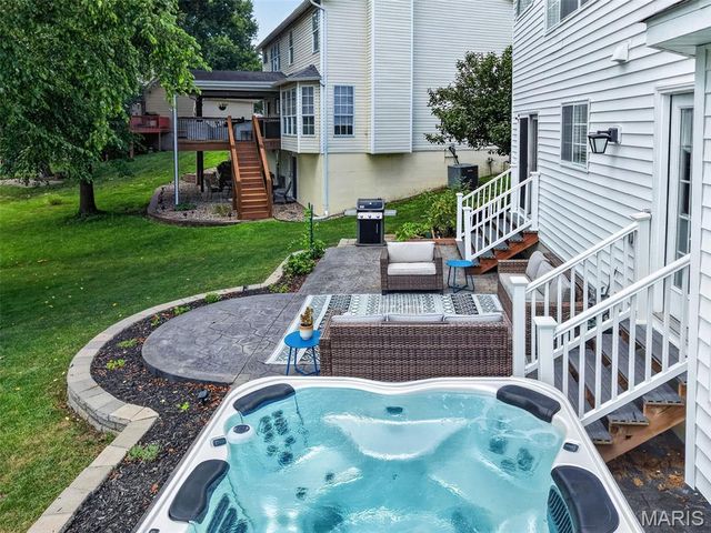 217 Country Hollow Court, St Charles, MO 63304