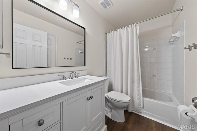 217 Country Hollow Court, St Charles, MO 63304