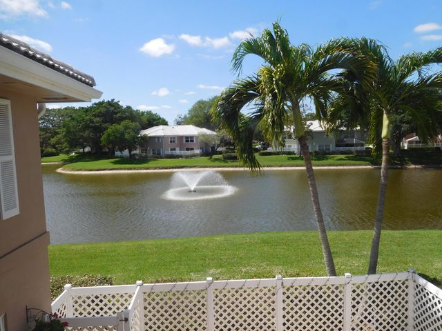 1908 Hartford Court S, West Palm Beach, FL 33409