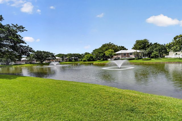 1908 Hartford Court S, West Palm Beach, FL 33409