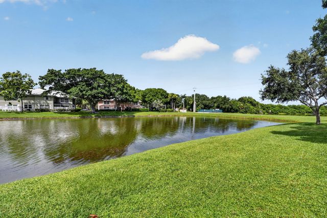 1908 Hartford Court S, West Palm Beach, FL 33409