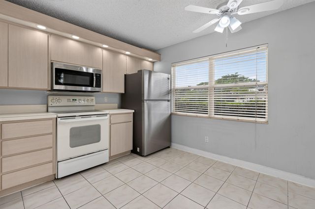 1908 Hartford Court S, West Palm Beach, FL 33409