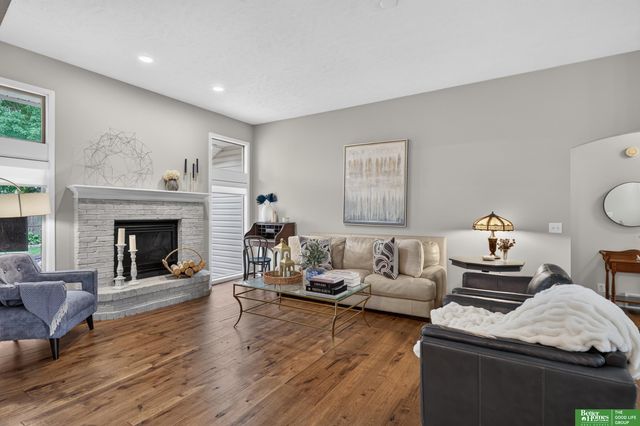 327 N 160 Street, Omaha, NE 68118
