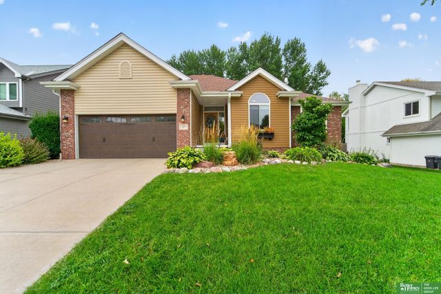 327 N 160 Street, Omaha, NE 68118