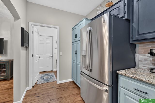 327 N 160 Street, Omaha, NE 68118