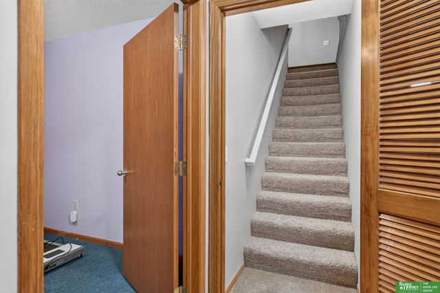 327 N 160 Street, Omaha, NE 68118