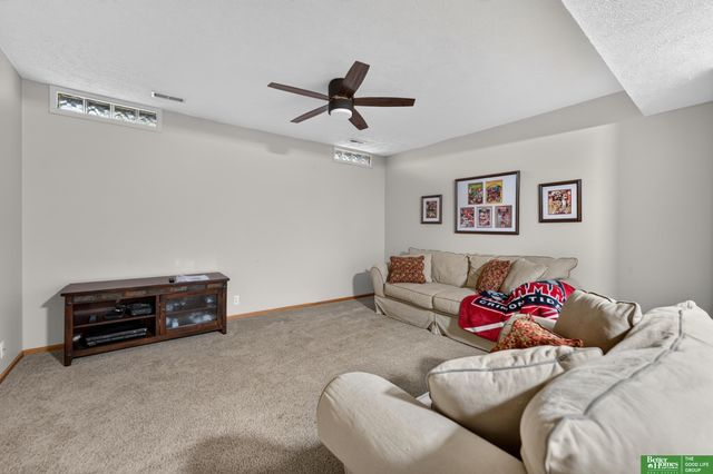 327 N 160 Street, Omaha, NE 68118