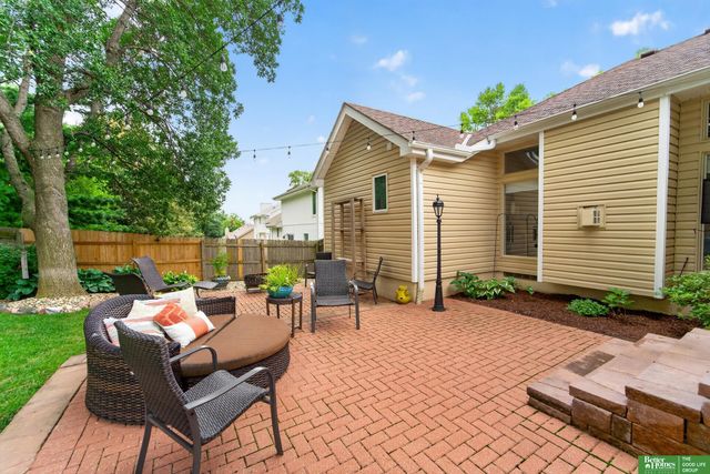 327 N 160 Street, Omaha, NE 68118