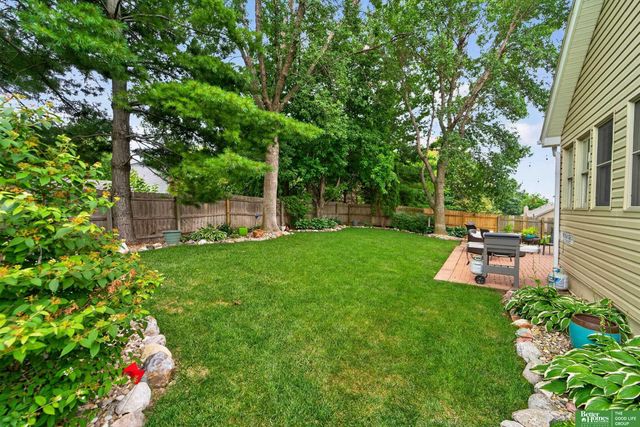 327 N 160 Street, Omaha, NE 68118