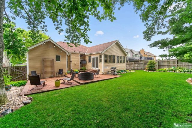 327 N 160 Street, Omaha, NE 68118