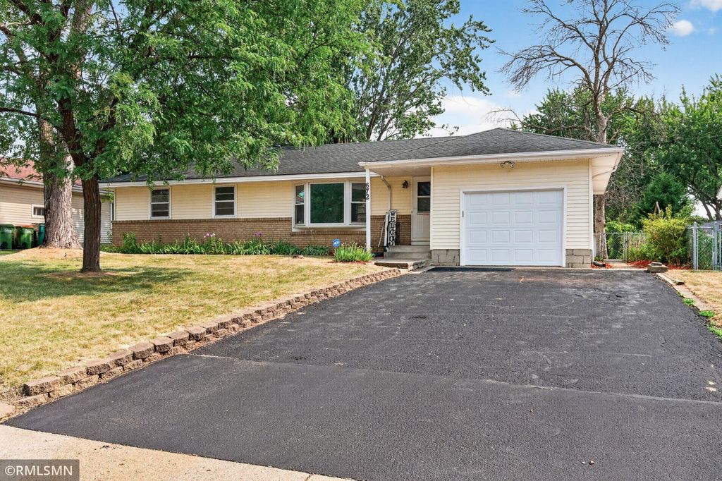 672 80th Avenue NE, Spring Lake Park, MN 55432