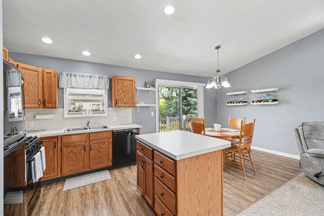 421 Macomb Avenue NW, Grand Rapids, MI 49534