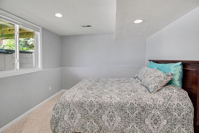 421 Macomb Avenue NW, Grand Rapids, MI 49534