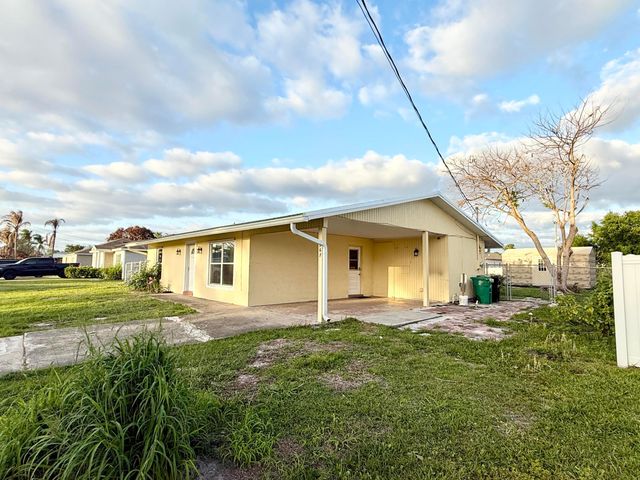 267 NW Biltmore Street, Port St. Lucie, Port St Lucie, FL 34983
