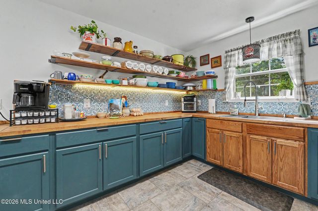 1601 Fawn Street, Ocean Springs, MS 39564