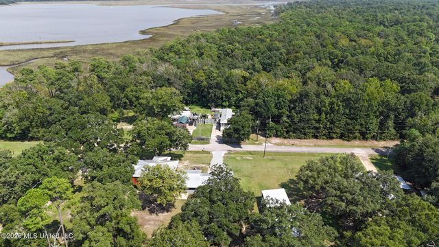 1601 Fawn Street, Ocean Springs, MS 39564