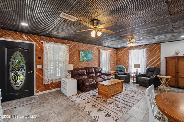 1601 Fawn Street, Ocean Springs, MS 39564